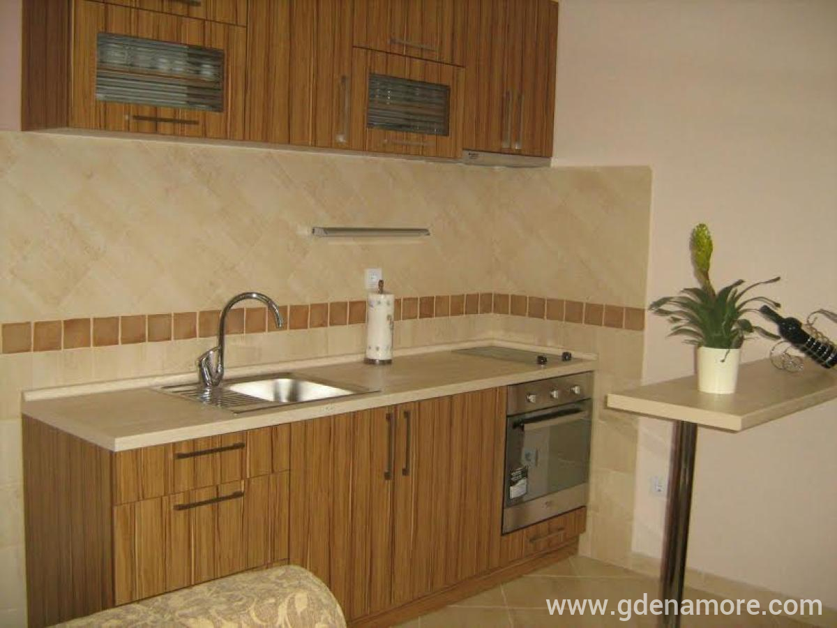 Apartmani Gunjajevic, privatni smeštaj u mestu Djenović, Crna Gora
